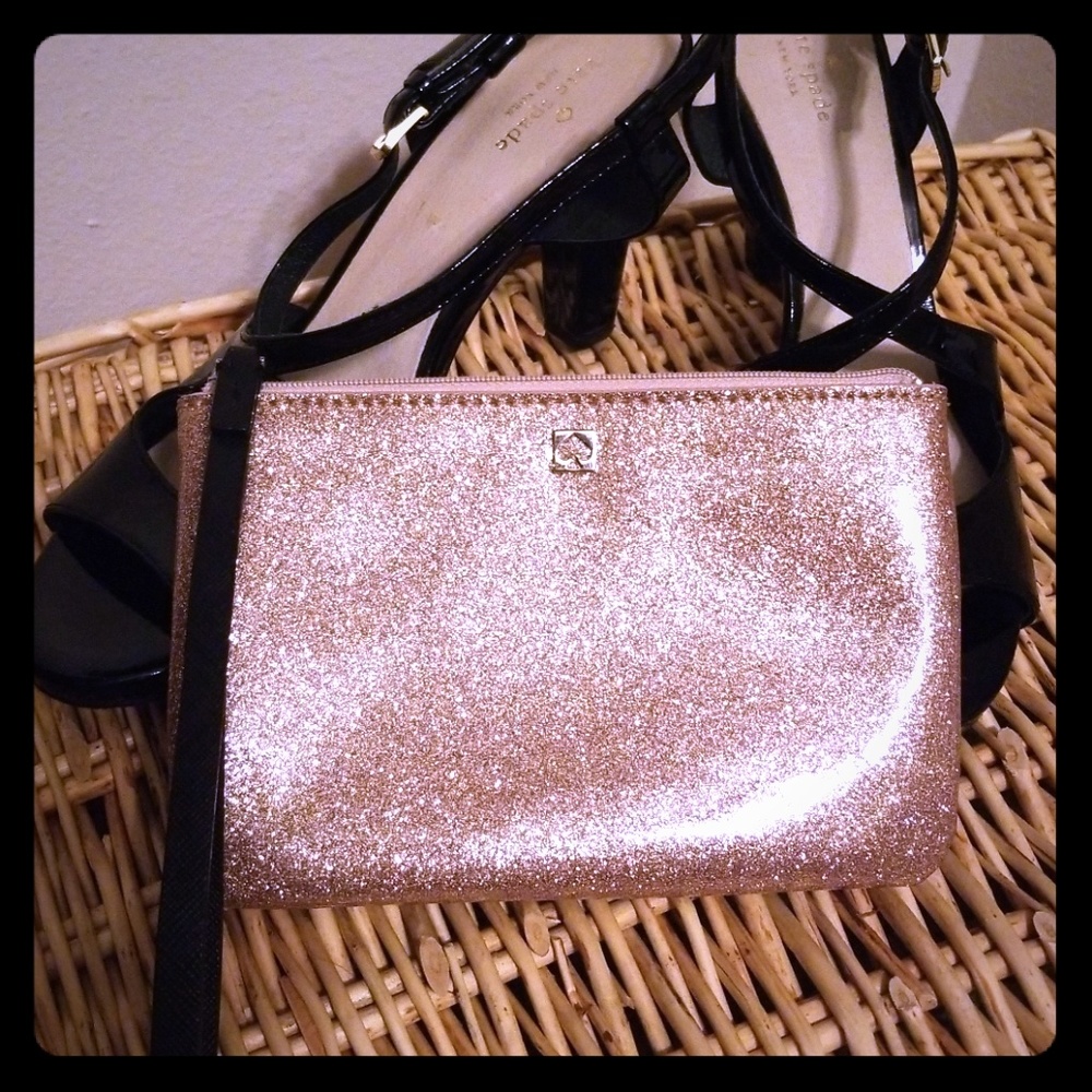 Super cute Kate Spade wristlet.